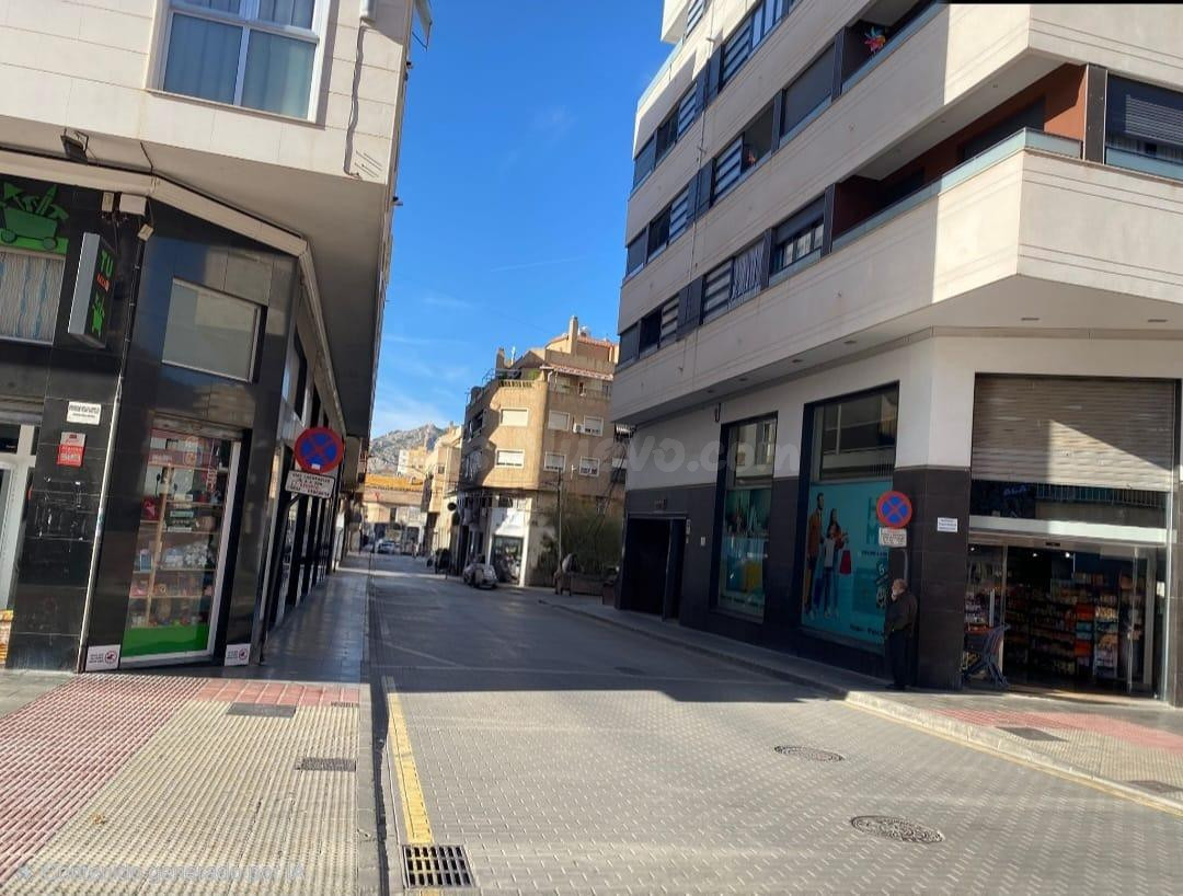 ¡INVERSORES! Solar Urbano de 310 m2 en Pleno Centro de Elda  - foto 4