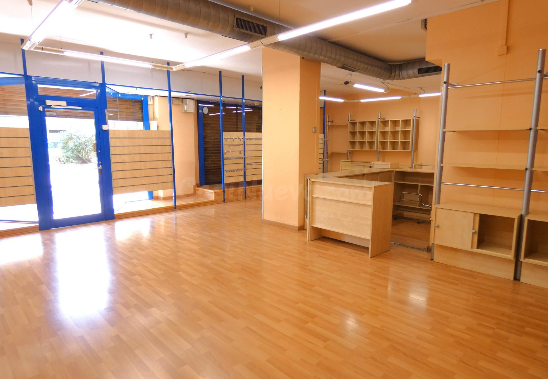 LOCAL EN VENTA EN EL CENTRO DE SANT VICENÇ DELS HORTS - foto 2