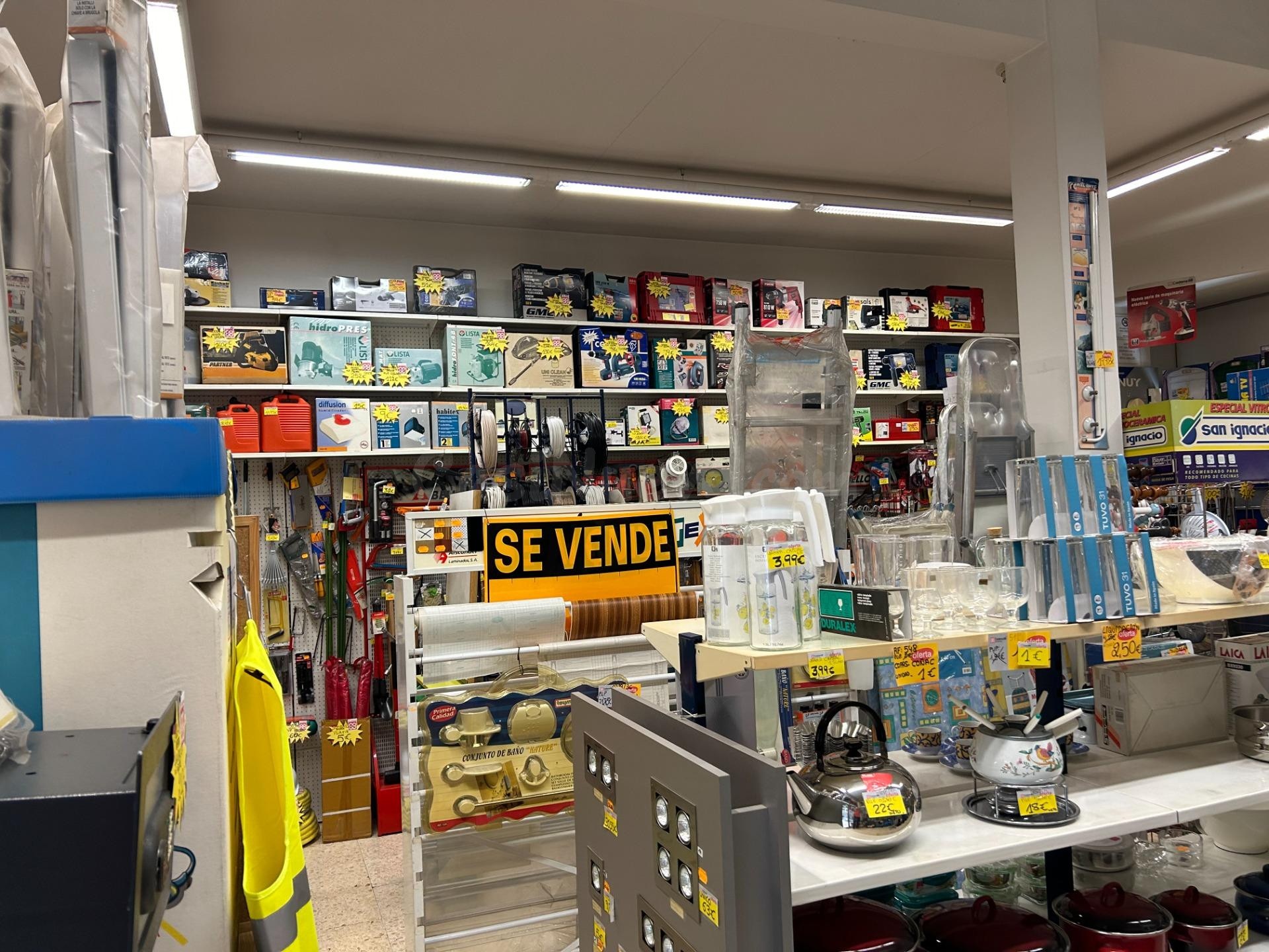 Gran local comercial en Badalona de 225 m2 en venta. - foto 4