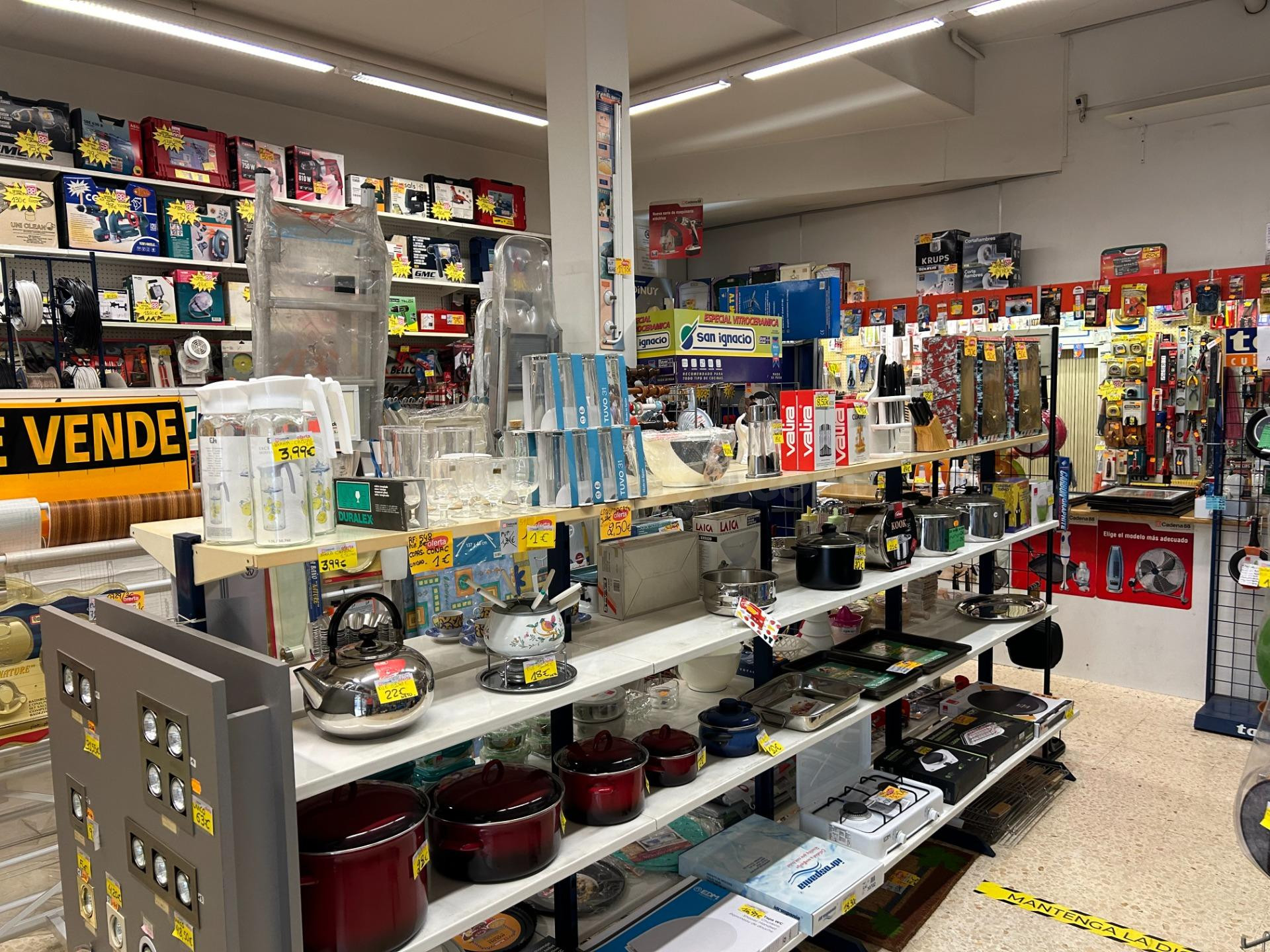 Gran local comercial en Badalona de 225 m2 en venta. - foto 5