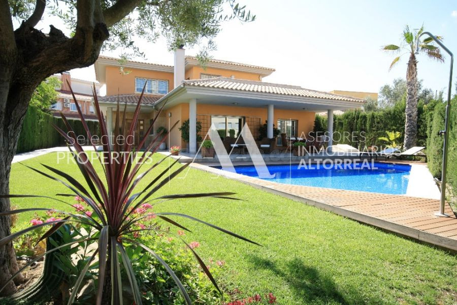 SE ALQUILA CHALET INDEPENDIENTE EN ALTORREAL CON PISCINA PRI