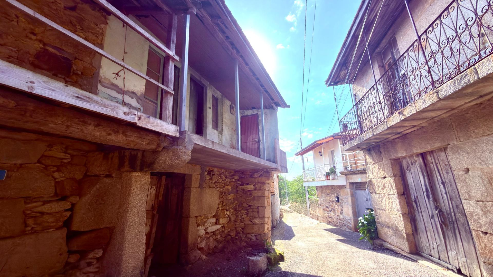 Casa Rústica en A Marca - Oportunidad Única para Reformar - foto 2
