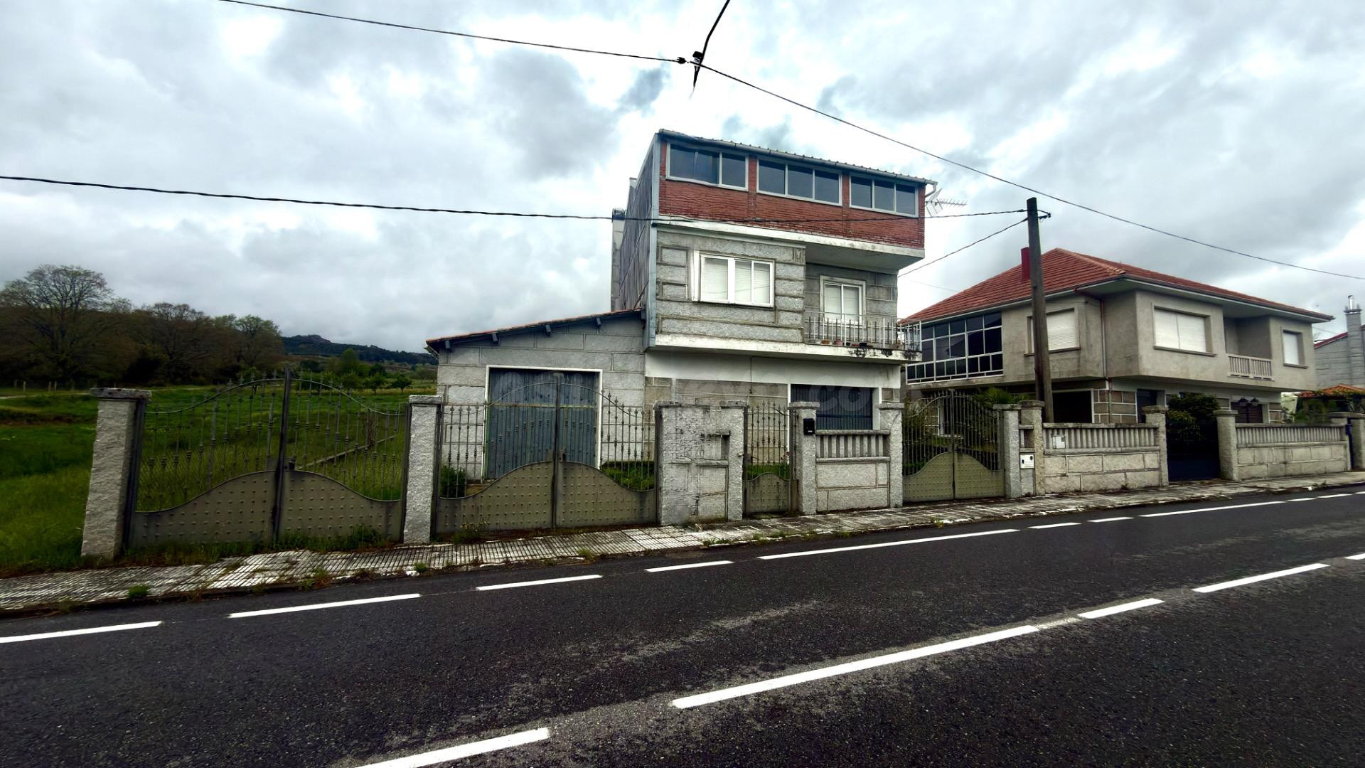Casa de Piedra en Venta en Baltar registrada y valida para e