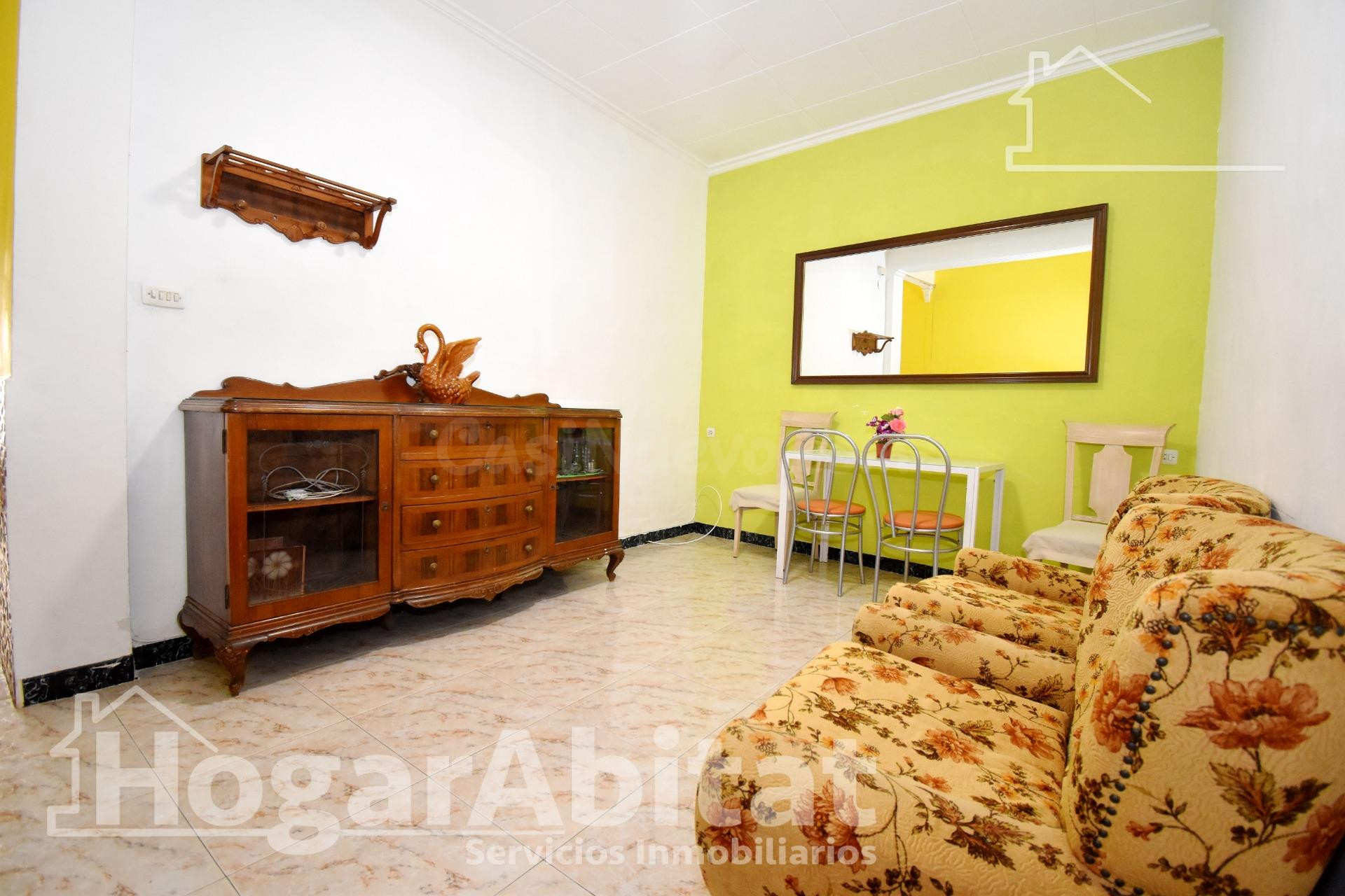 ATRACTIVA Y AMPLIA PLANTA BAJA CON PATIO Y TERRAZA, CERCA DE - foto 3