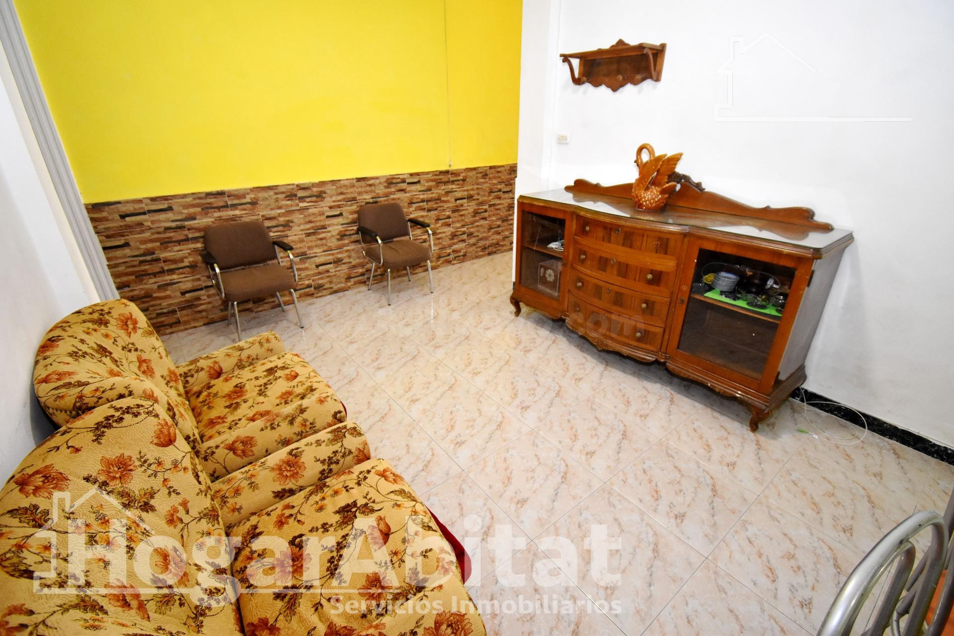 ATRACTIVA Y AMPLIA PLANTA BAJA CON PATIO Y TERRAZA, CERCA DE - foto 4