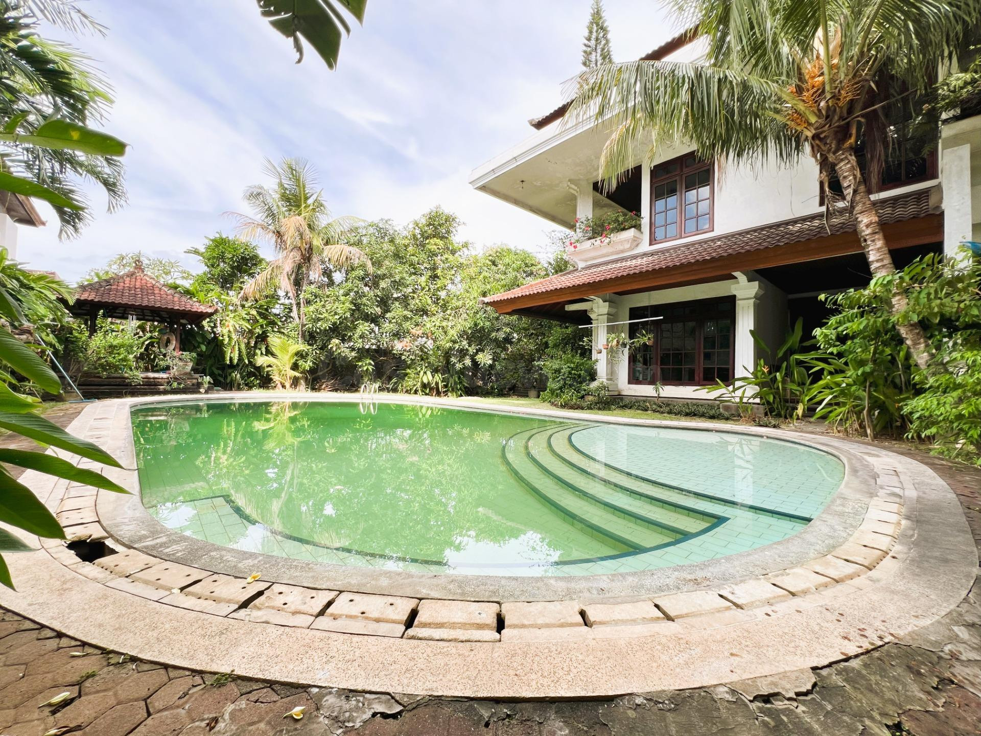 Hermosa Casa de Playa en Bali: A Pocos Pasos de Sanur Beach