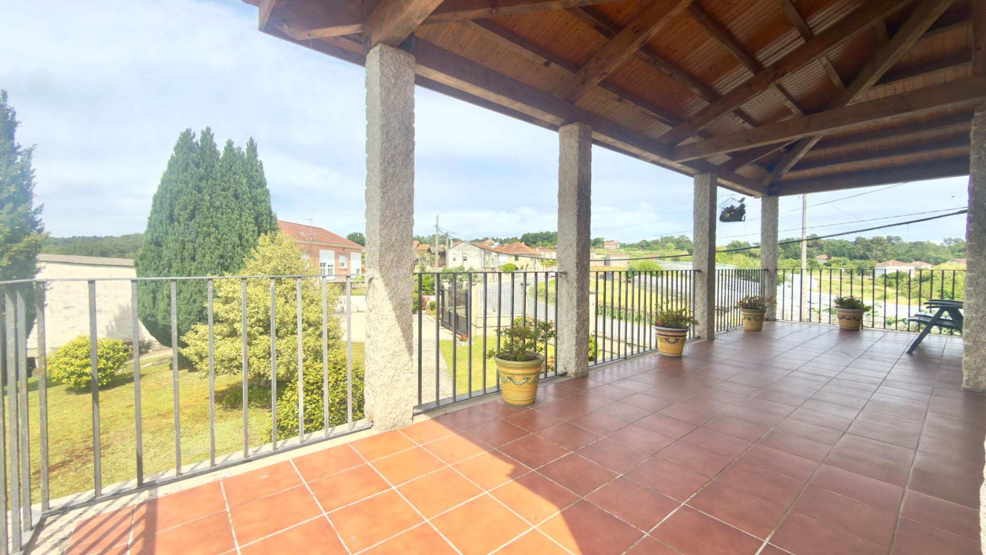 Increíble chalet con 4 habitaciones 3 baños terraza jardín y