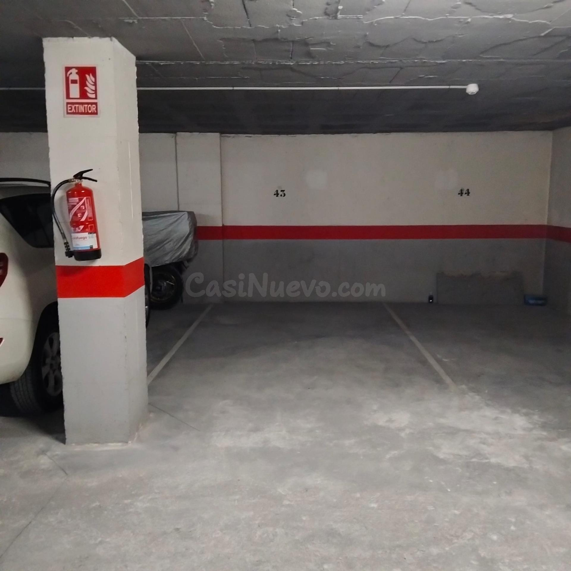 ¡Oportunidad Única! Garaje en Venta en Elda por solo €13,500