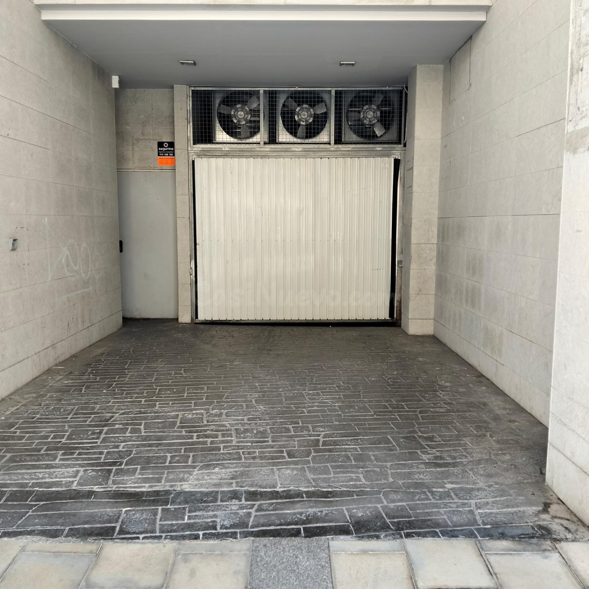 ¡Oportunidad Única! Garaje en Venta en Elda por solo €13,500 - foto 4