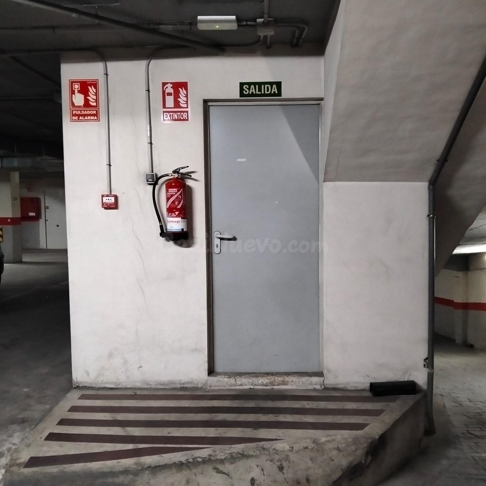 ¡Oportunidad Única! Garaje en Venta en Elda por solo €13,500 - foto 5
