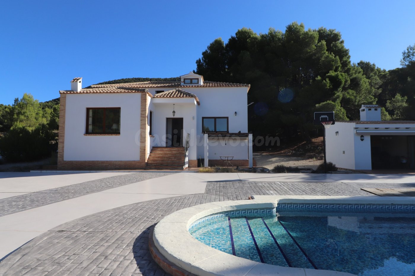 Chalet en Castalla con piscina.