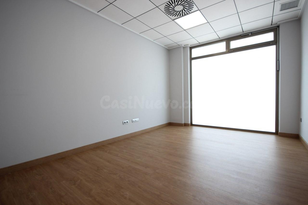 Oportunidad de local Comercial en Petrer - Zona 9 de Octubre - foto 5