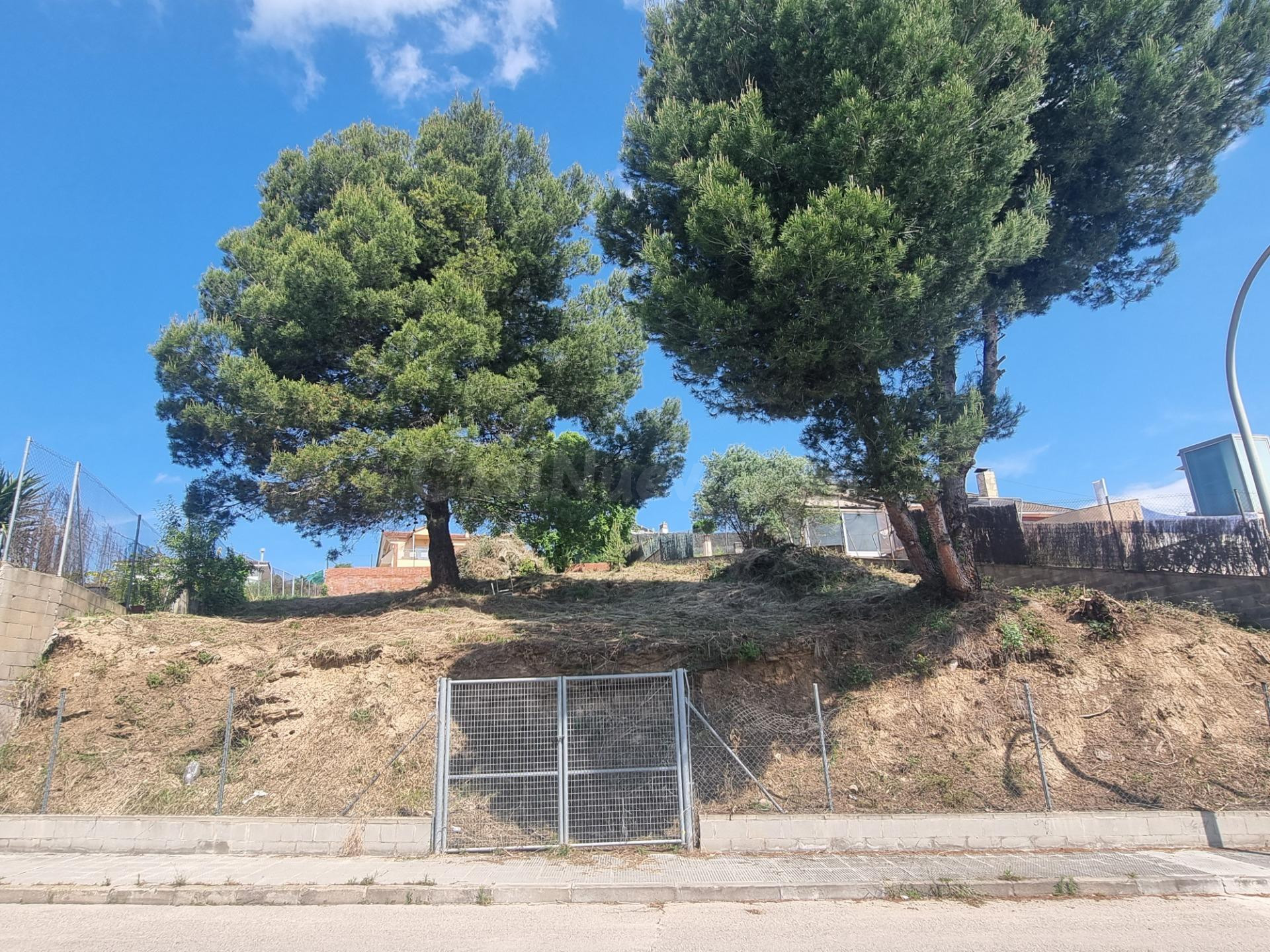 Parcela de 934 metros con vistas en Lliçà de Vall