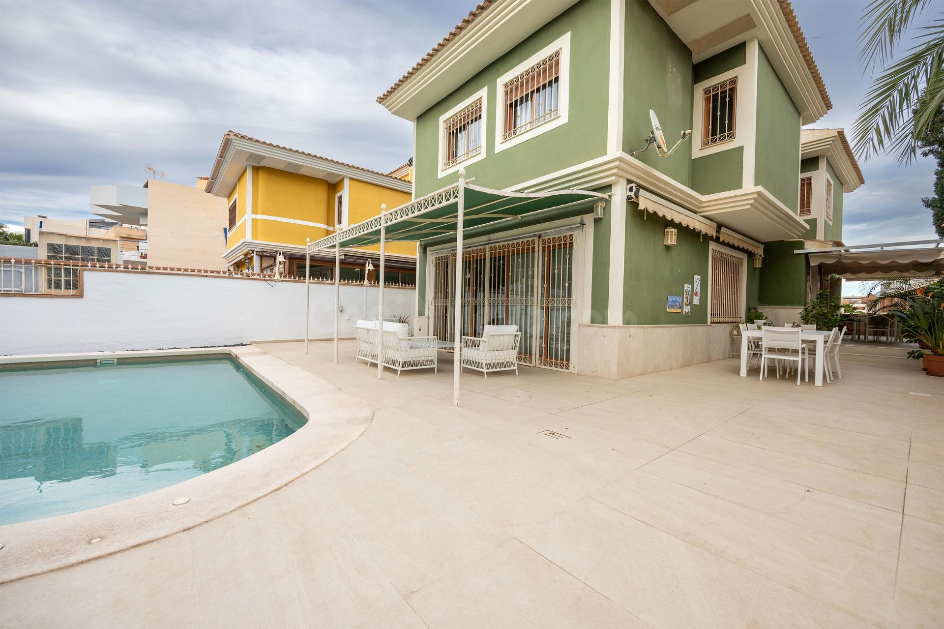 CHALET INDEPENDIENTE EN CAMPO DE GOLF Y A 5 MINUTOS DE LA PLAYA - foto 2