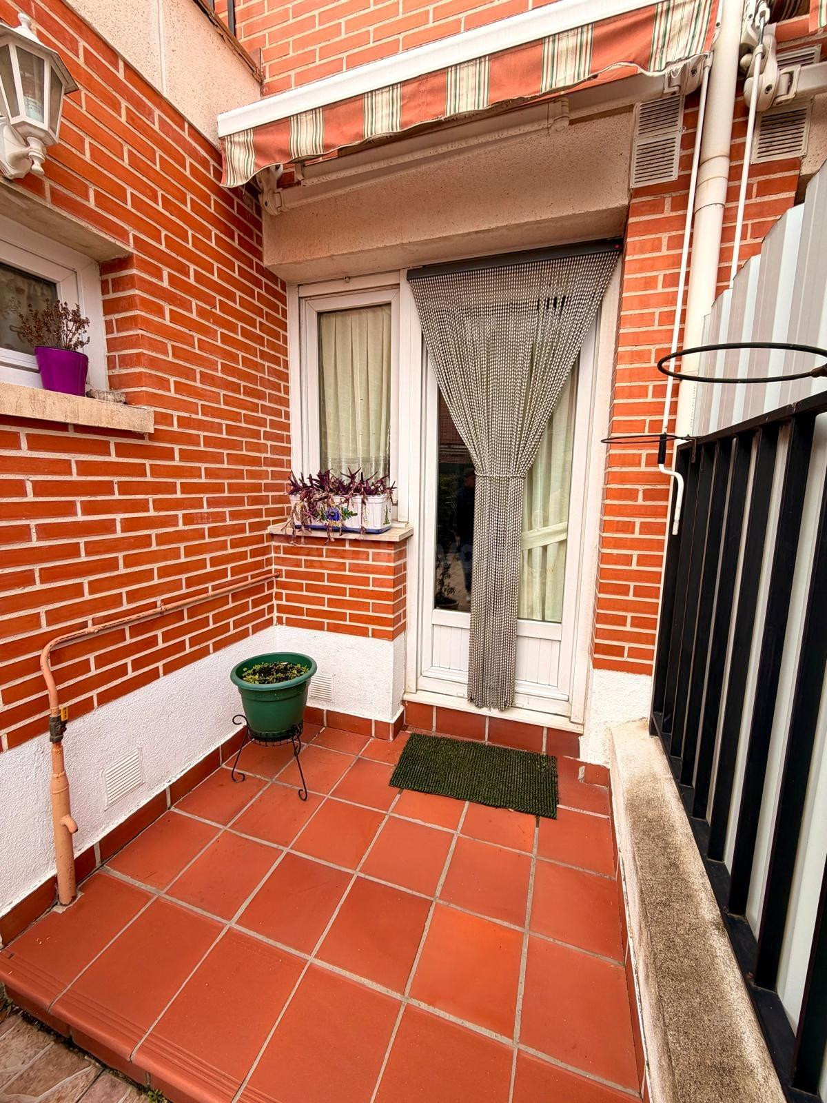 VENTA DE CHALET EN ARROYO - foto 5