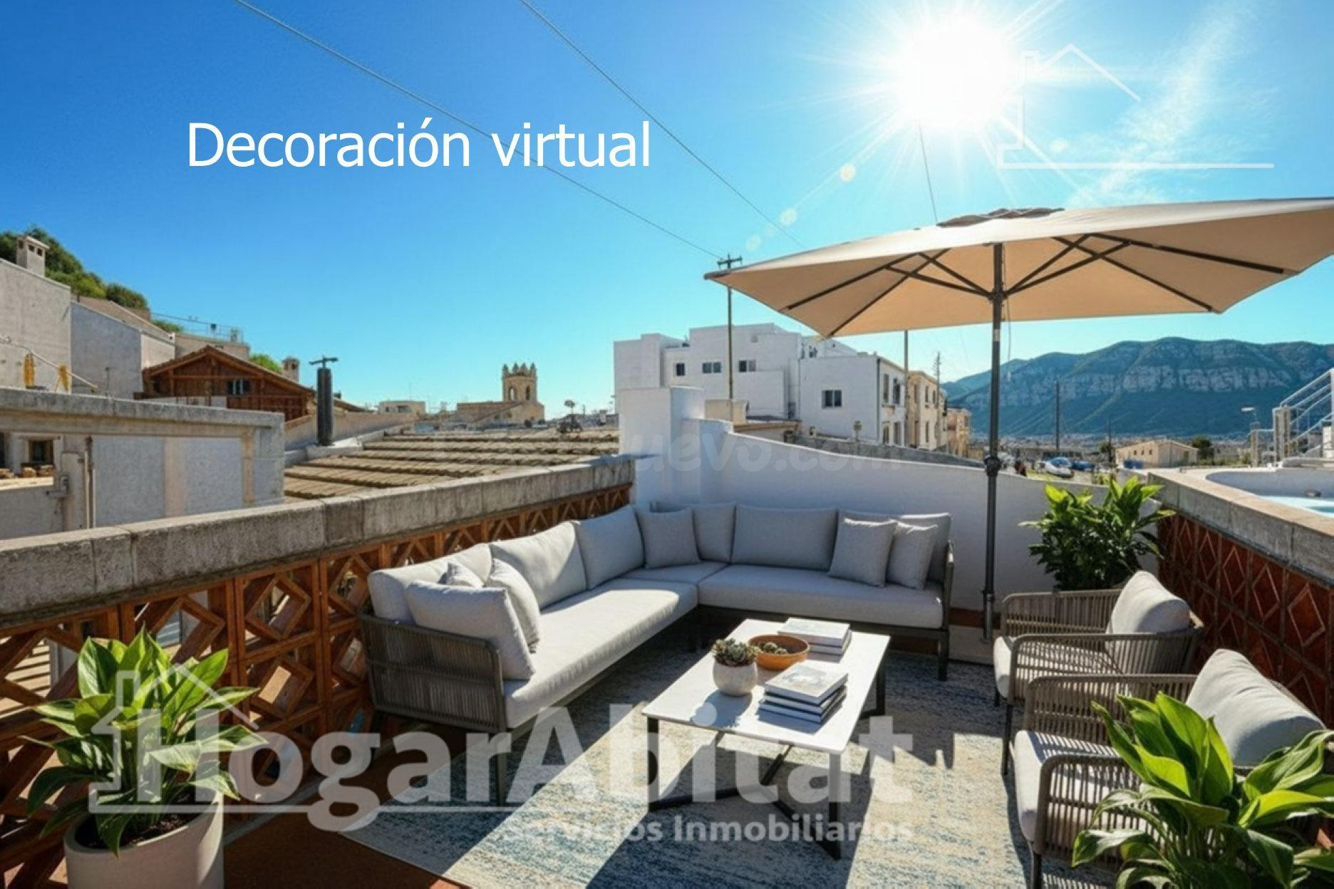 ¡DENIA CENTRO! CASA AMPLIA Y LUMINOSA, PARA REFORMAR CON TER