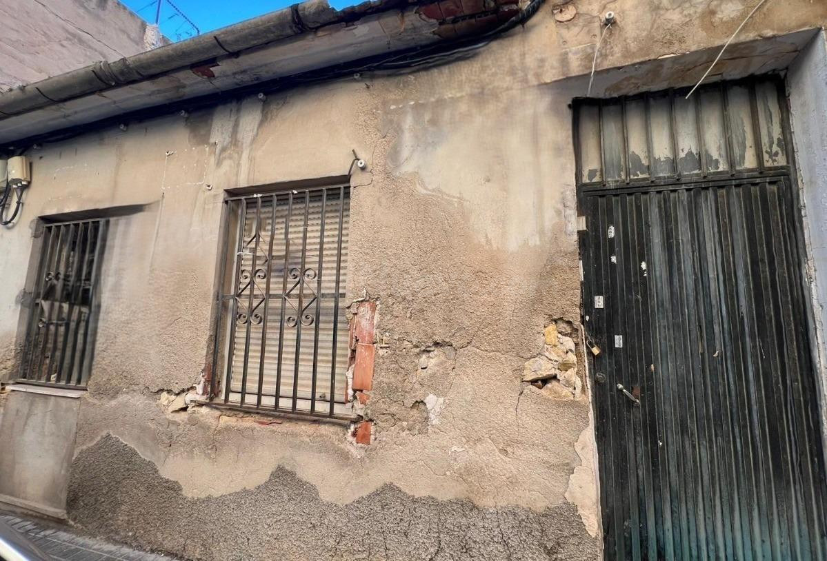 PLANTA BAJA CONVERTIBLE EN VIVIENDAS,  en el centro de Elda - foto 3