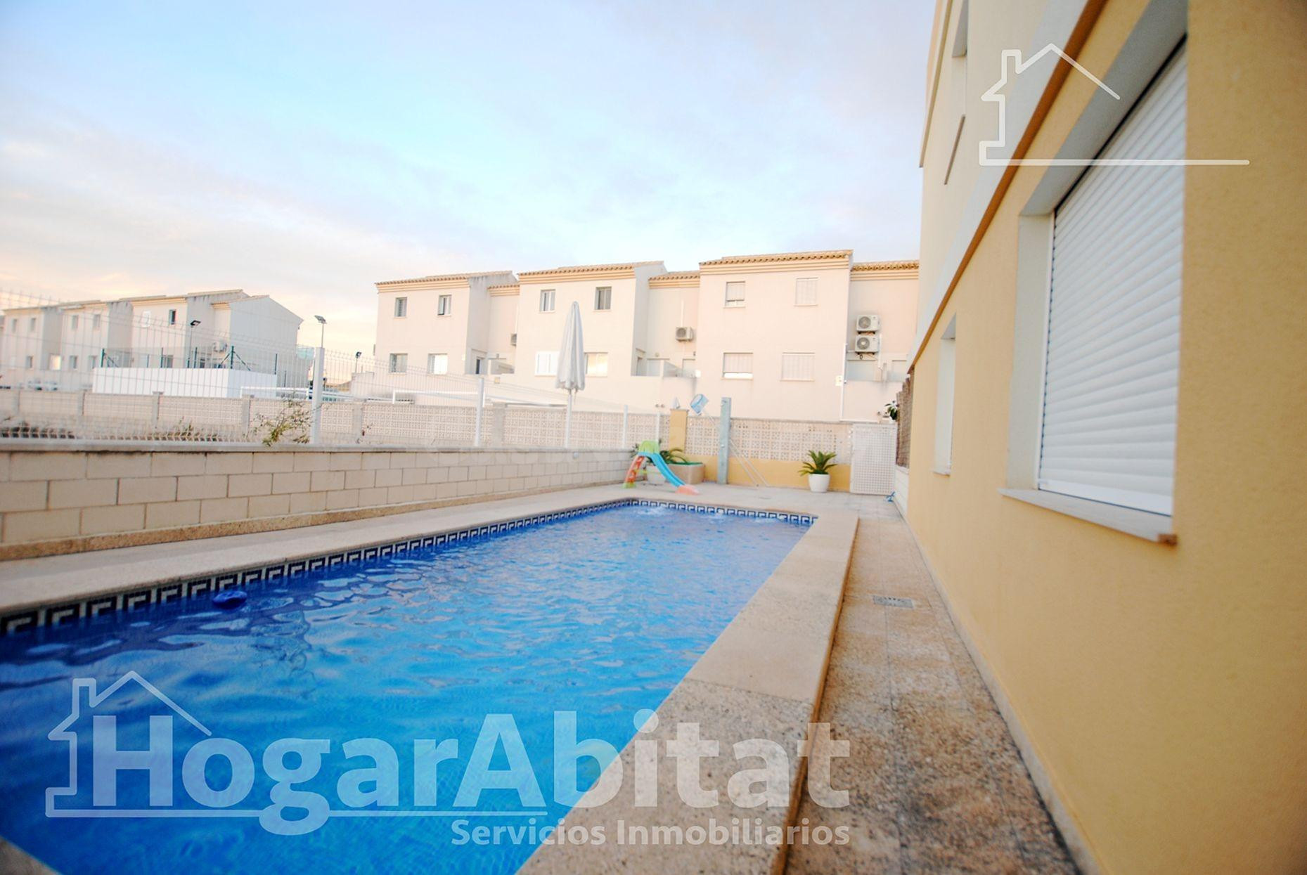 ADOSADO CON PISCINA, GARAJE Y TERRAZA CERCA DE LA PLAYA - foto 5