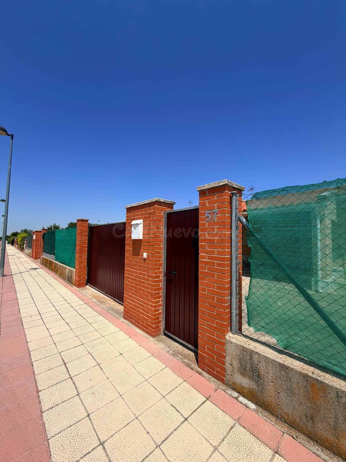 SE VENDE CHALET UNIFAMILIAR 'El Soto' - foto 2