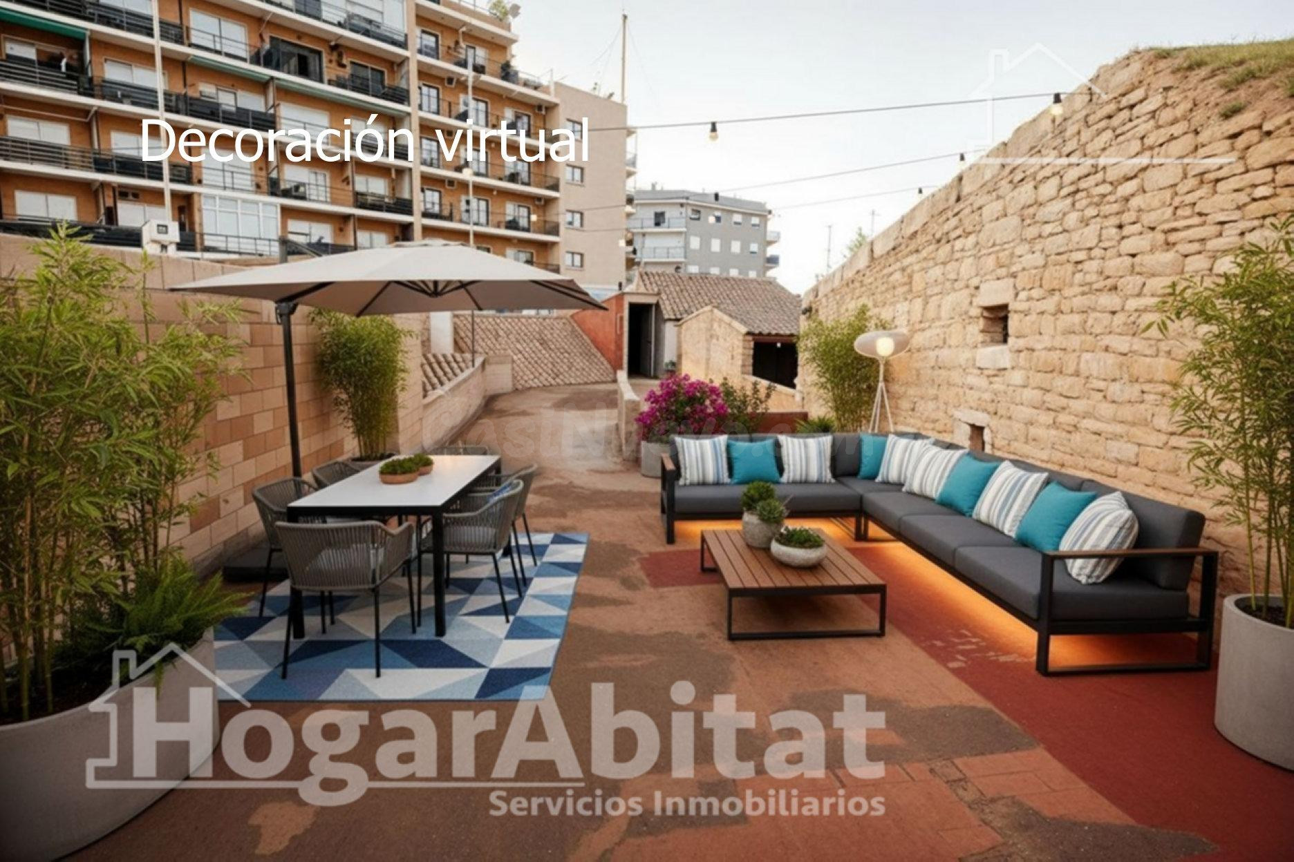 AMPLIA CASA CON TERRAZA PARA REFORMAR