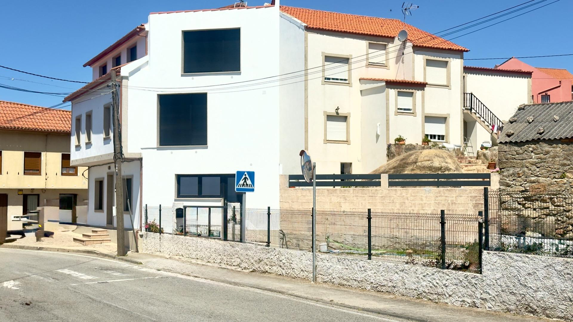 Casa Independiente en Vixán, Ribeira con 4 habitaciones 3 ba
