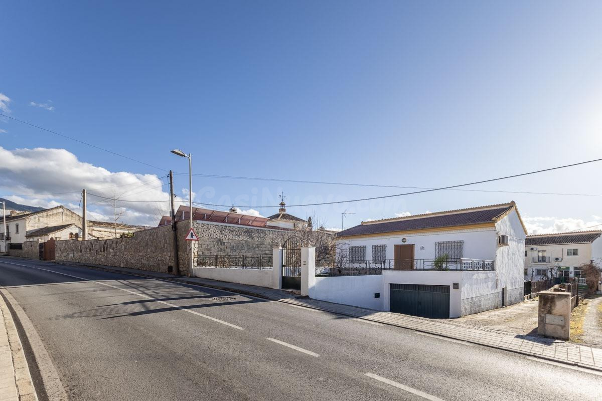 CHALET EN UNA SOLA PLANTA CON PARCELA EN EL BARRIO DE MONACH