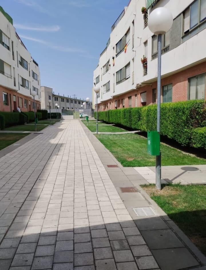 Se vende piso en la Cisterniga