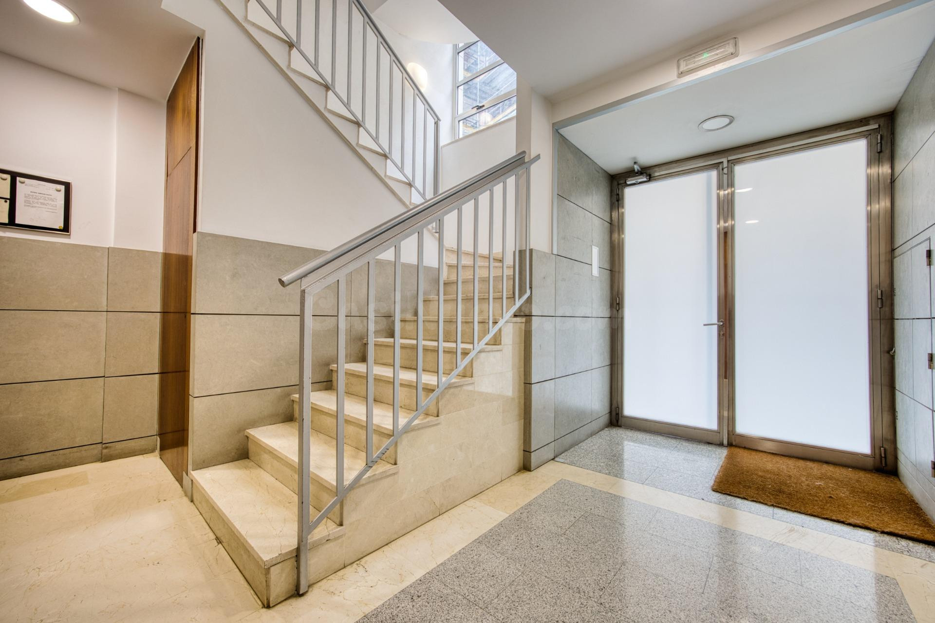 AMPLIA VIVIENDA EN PLENO CENTRO CON PATIO PRIVADO | ¡LISTA P