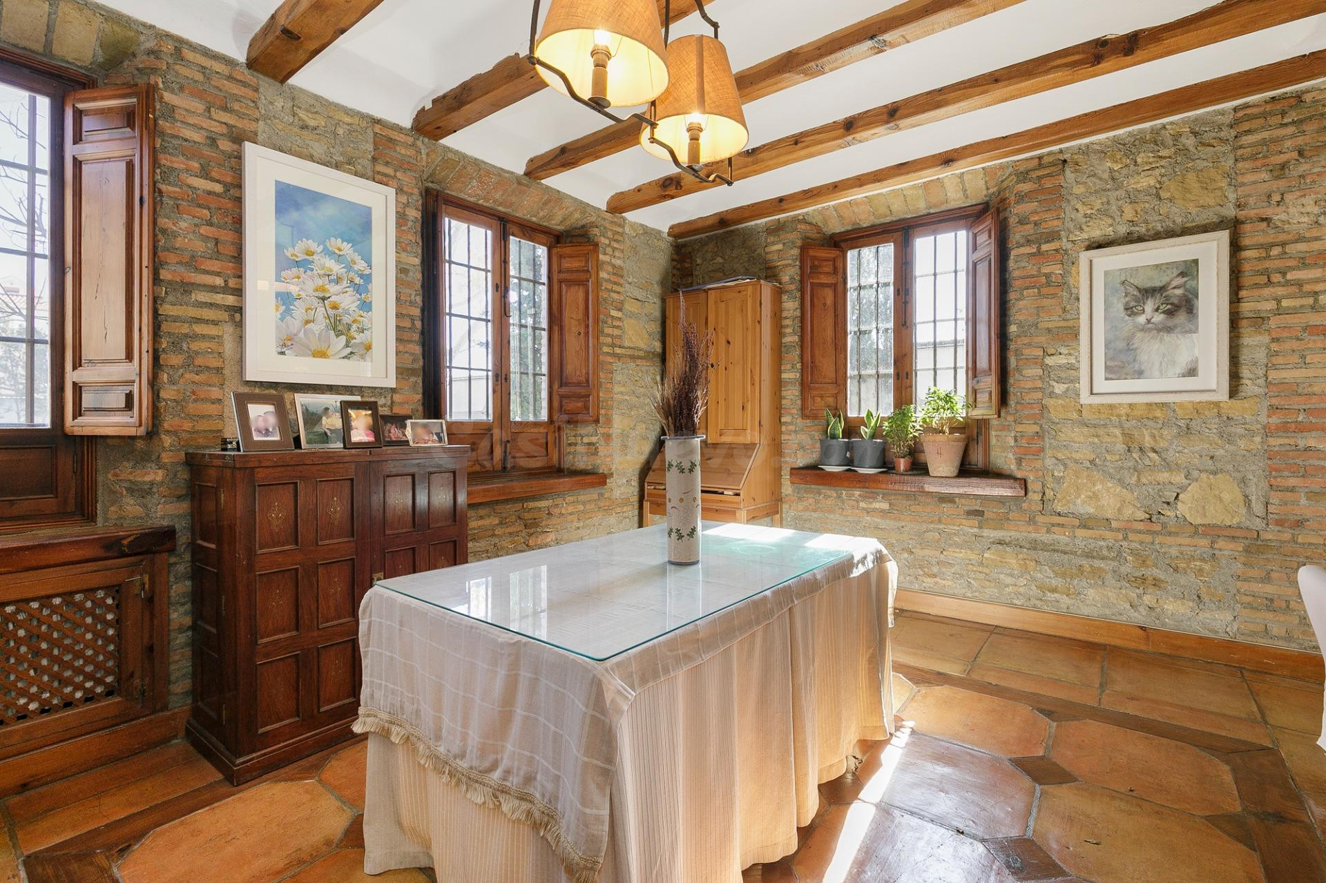 Exclusiva Finca Histórica en Belicena – Espacio, Encanto y O - foto 5