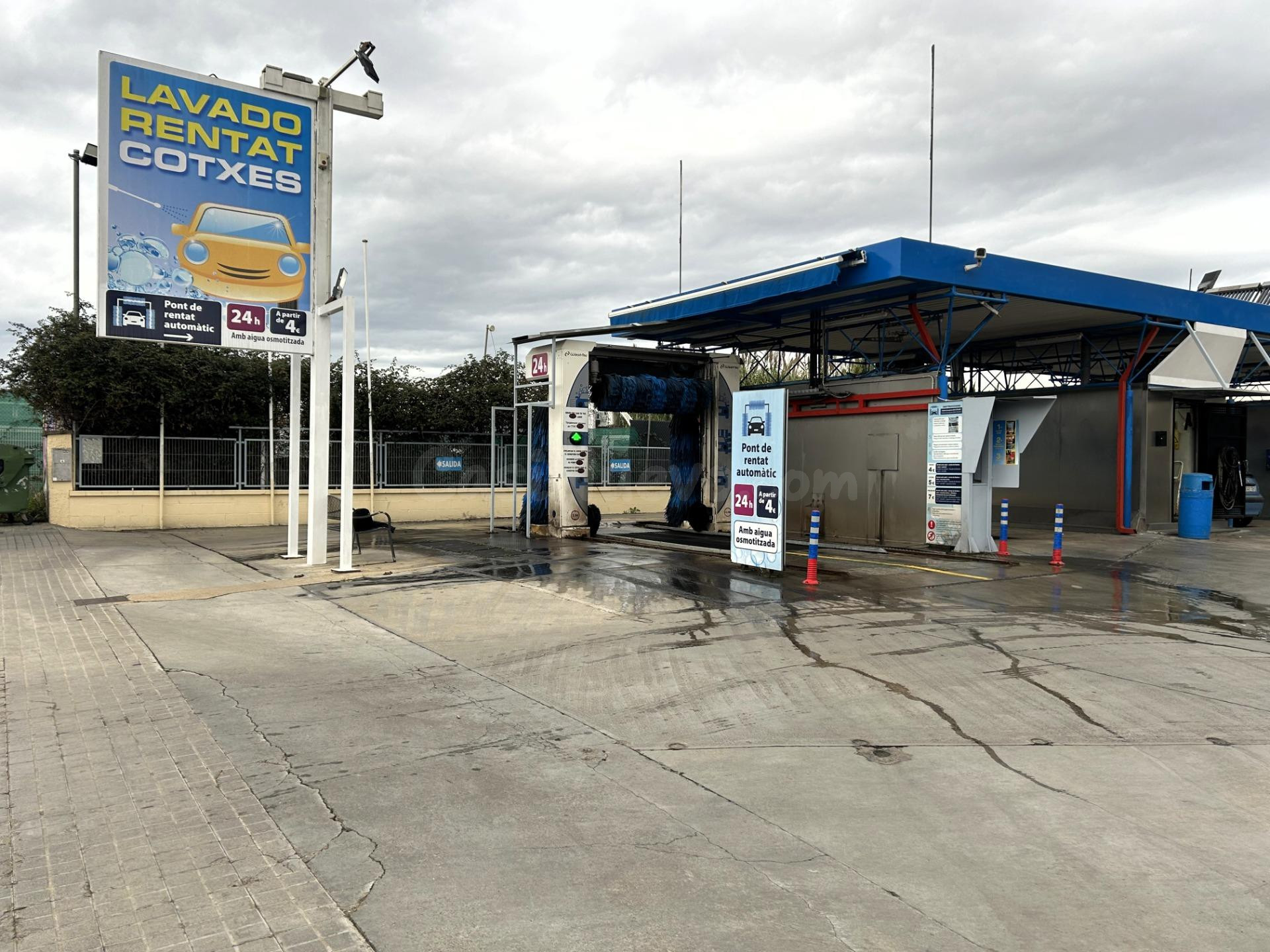 SE VENDE LAVACOCHES AUTOMATIZADO 24H CON PARCELA EN PROPIEDA - foto 2