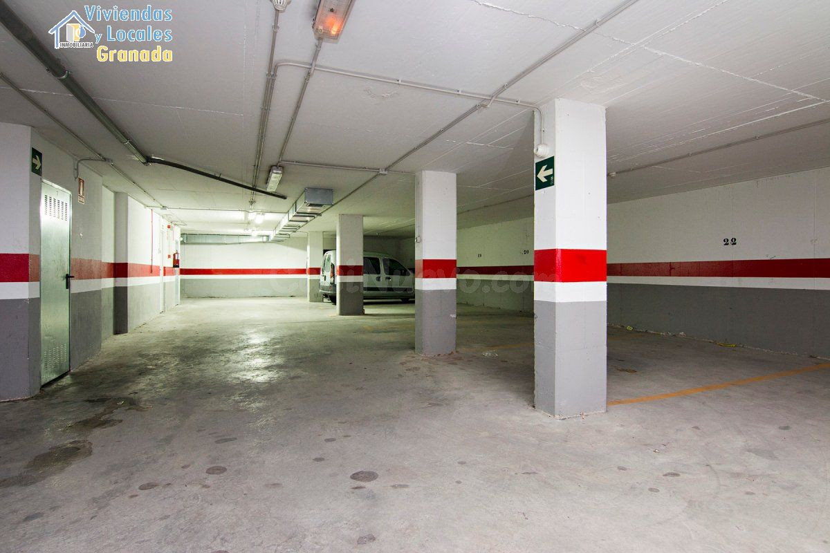 Garaje 14m² en venta - Reyes Catolicos