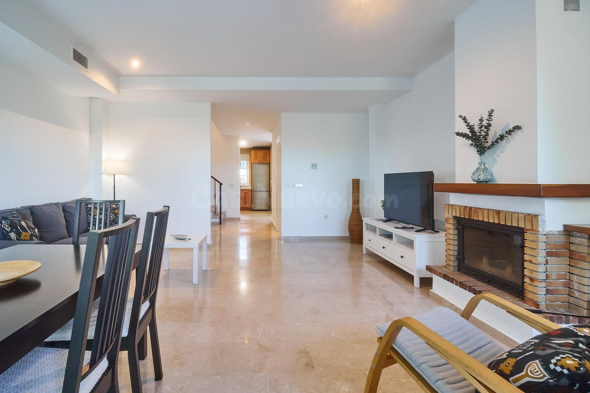 Adosado de 3 dormitorios y 3 baños con vistas al Golf. Alhau - foto 5