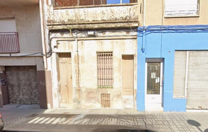 OPORTUNIDAD INVERSORES: Casa Adosada con Gran Potencial Urba - foto 2