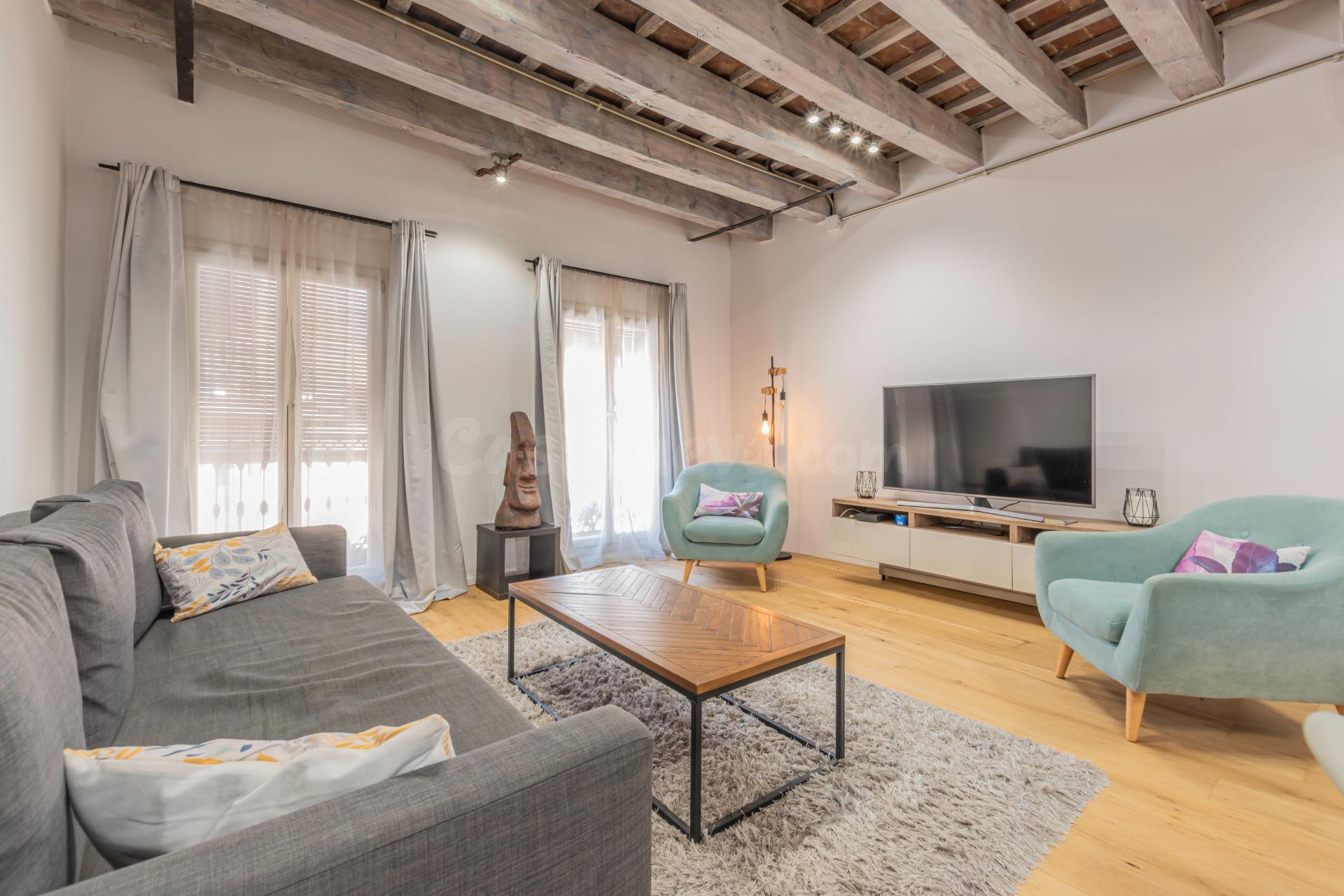 Exclusivo piso reformado con Encanto Histórico junto a La Ra - foto 2