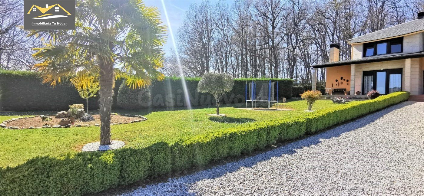 #Chalet Independiente en Trives - Oportunidad Única en Entorno Natural