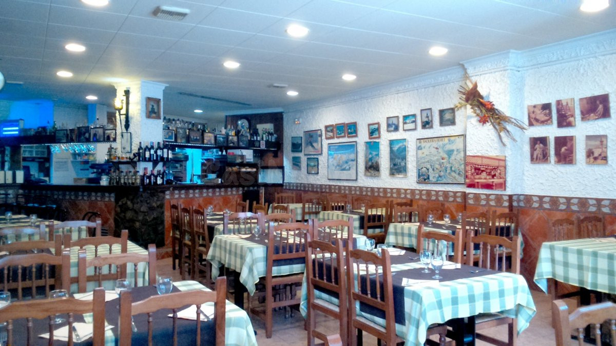 Local-bar-restaurante de 90 m2 en ubicación privilegiada. Si - foto 3