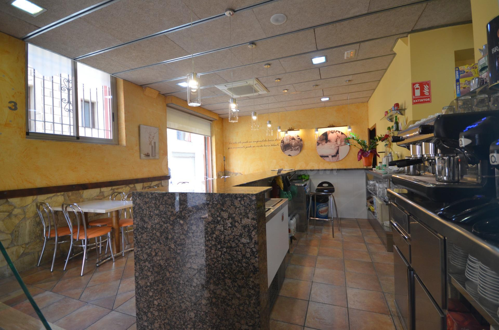 Negocio en funcionamiento de cafeteria, panaderia y reposter - foto 3