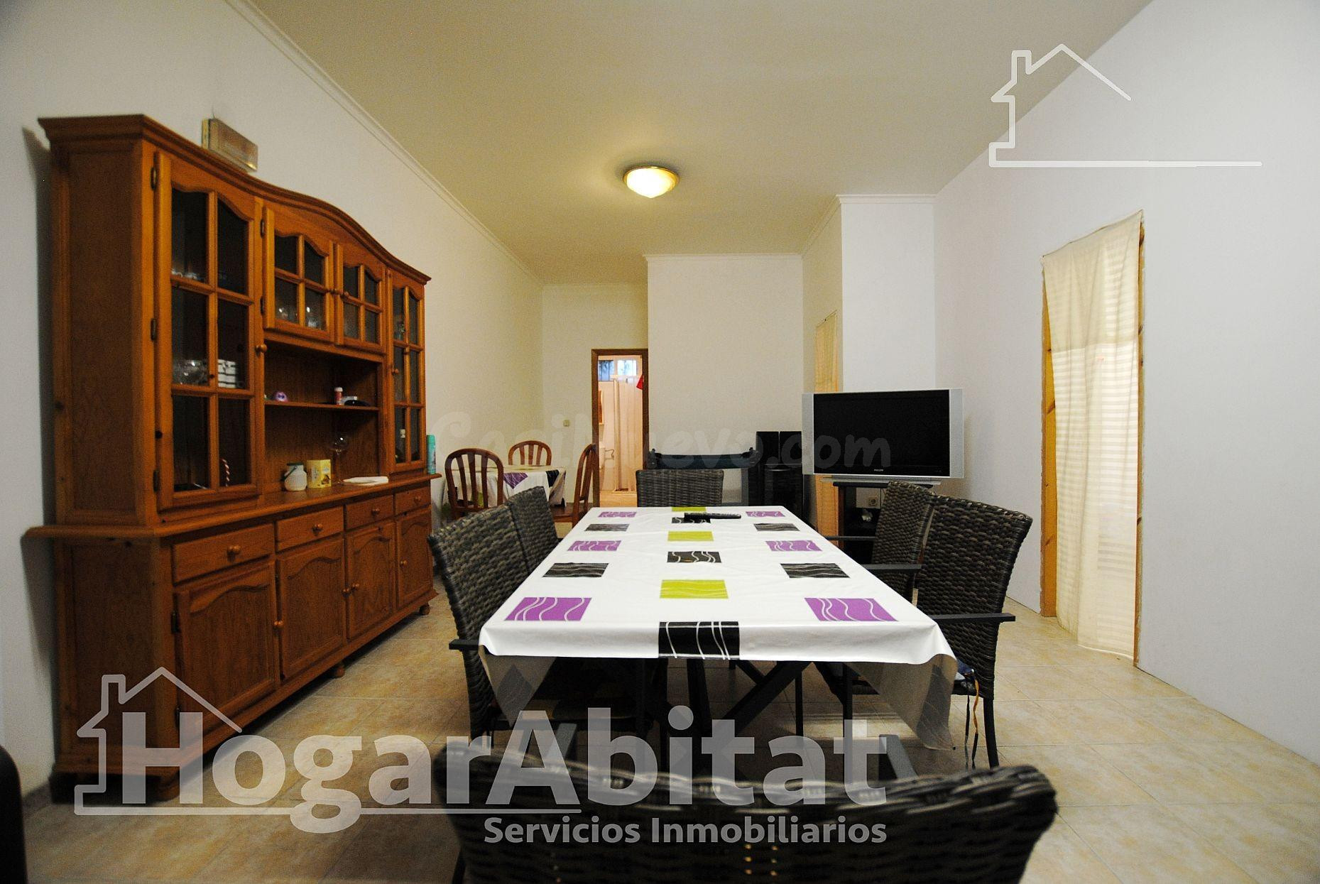 EXTERIOR CON TERRAZA JUNTO A LA PLAYA