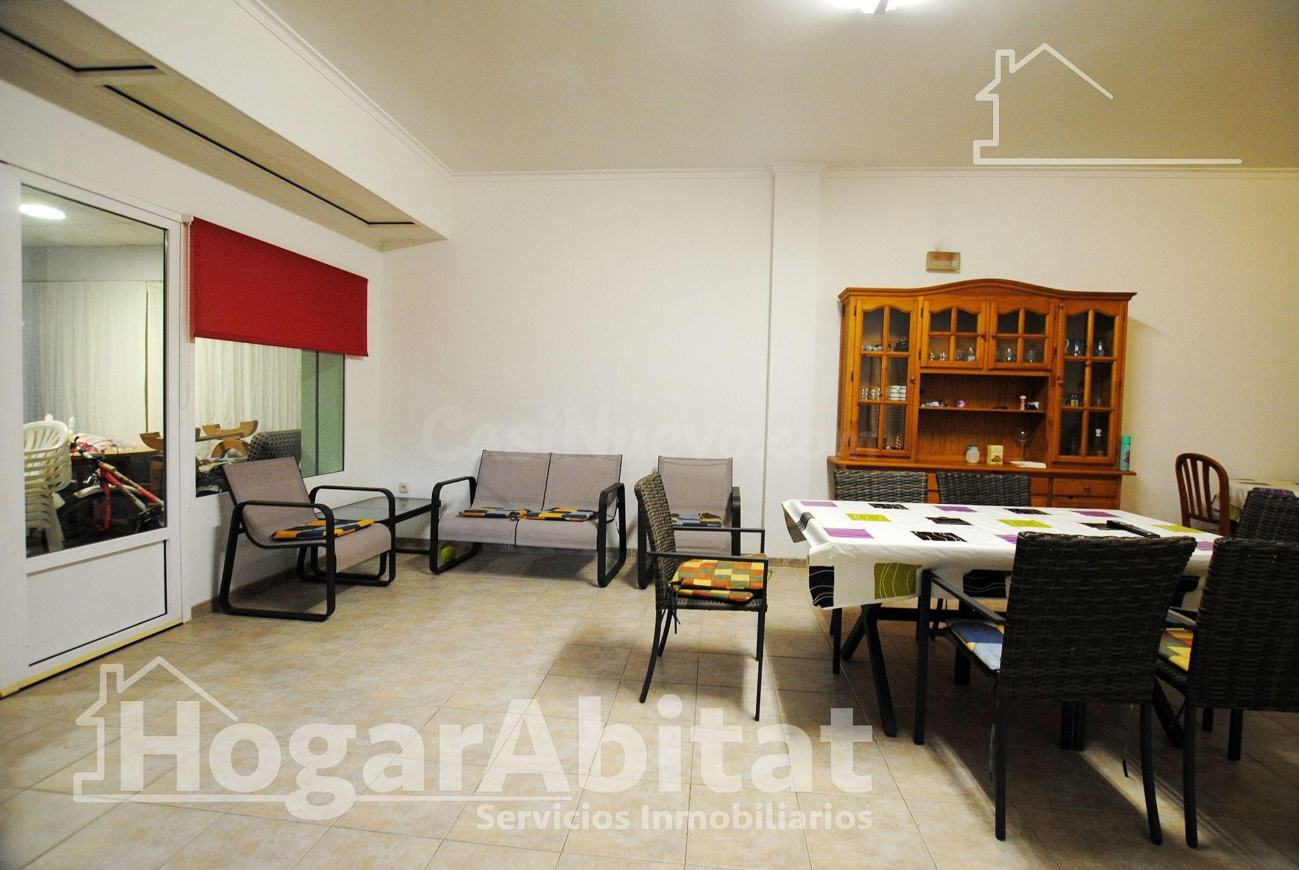 EXTERIOR CON TERRAZA JUNTO A LA PLAYA - foto 4