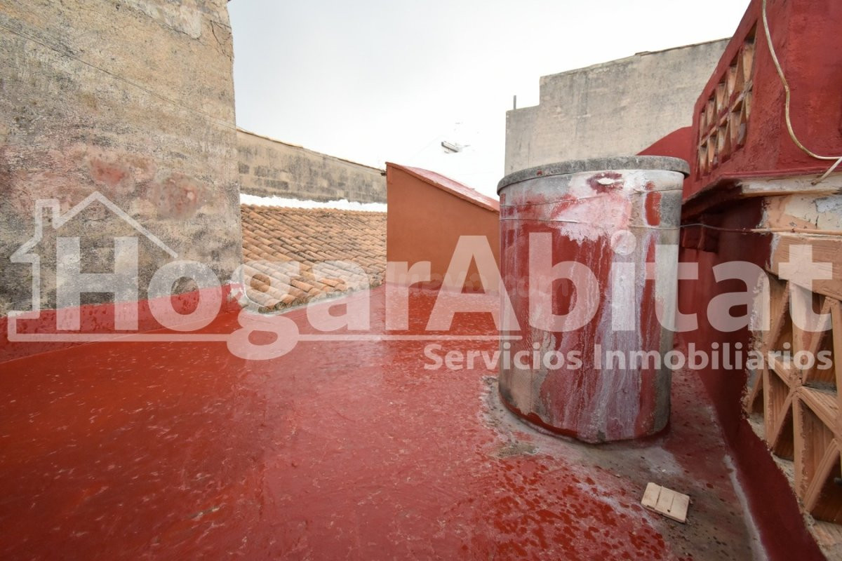Casa de 2 alturas con TERRAZA cerca del Ayuntamiento - foto 4