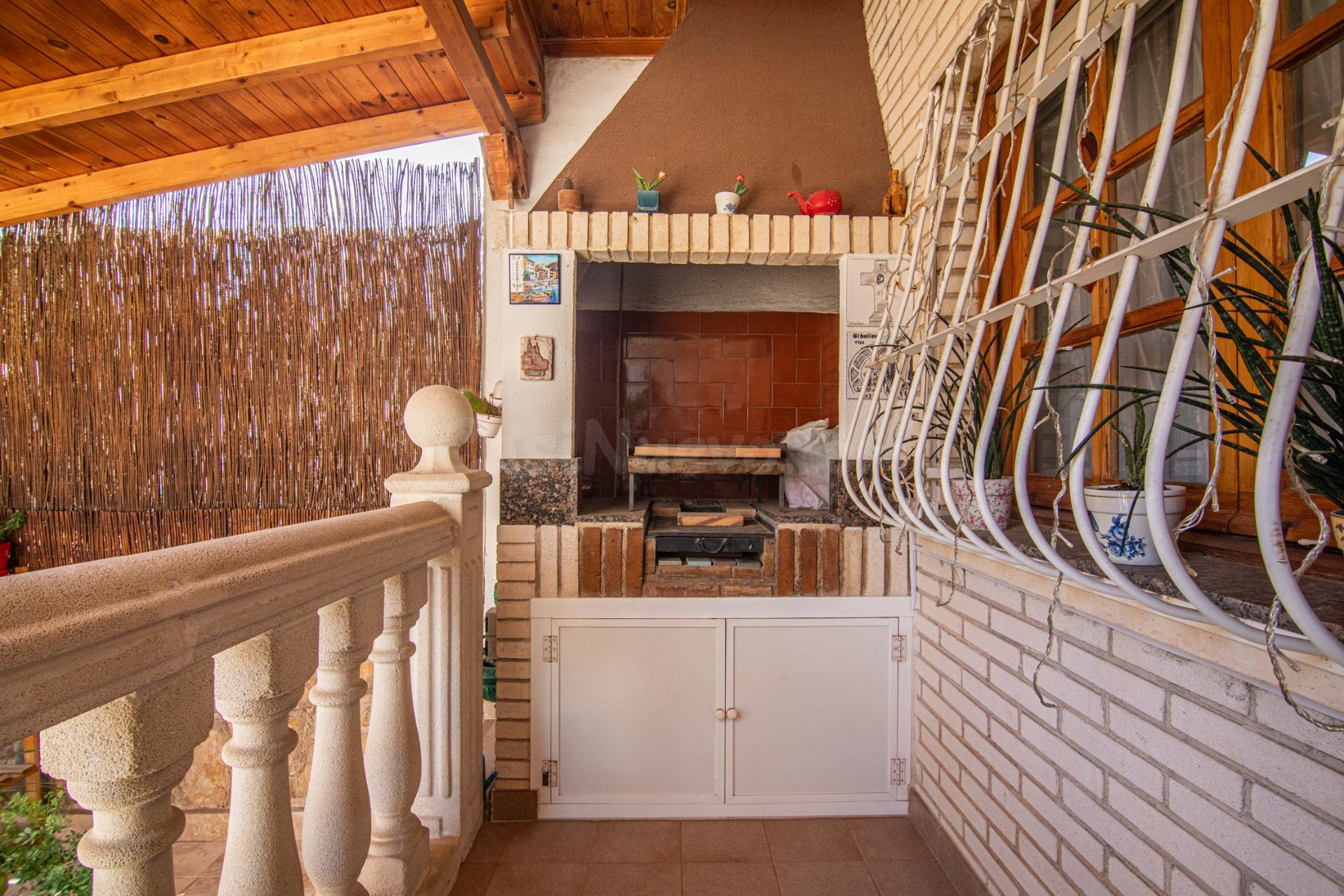 CHALET ADOSADO EN AVENIDA COSTABLANCA - foto 4