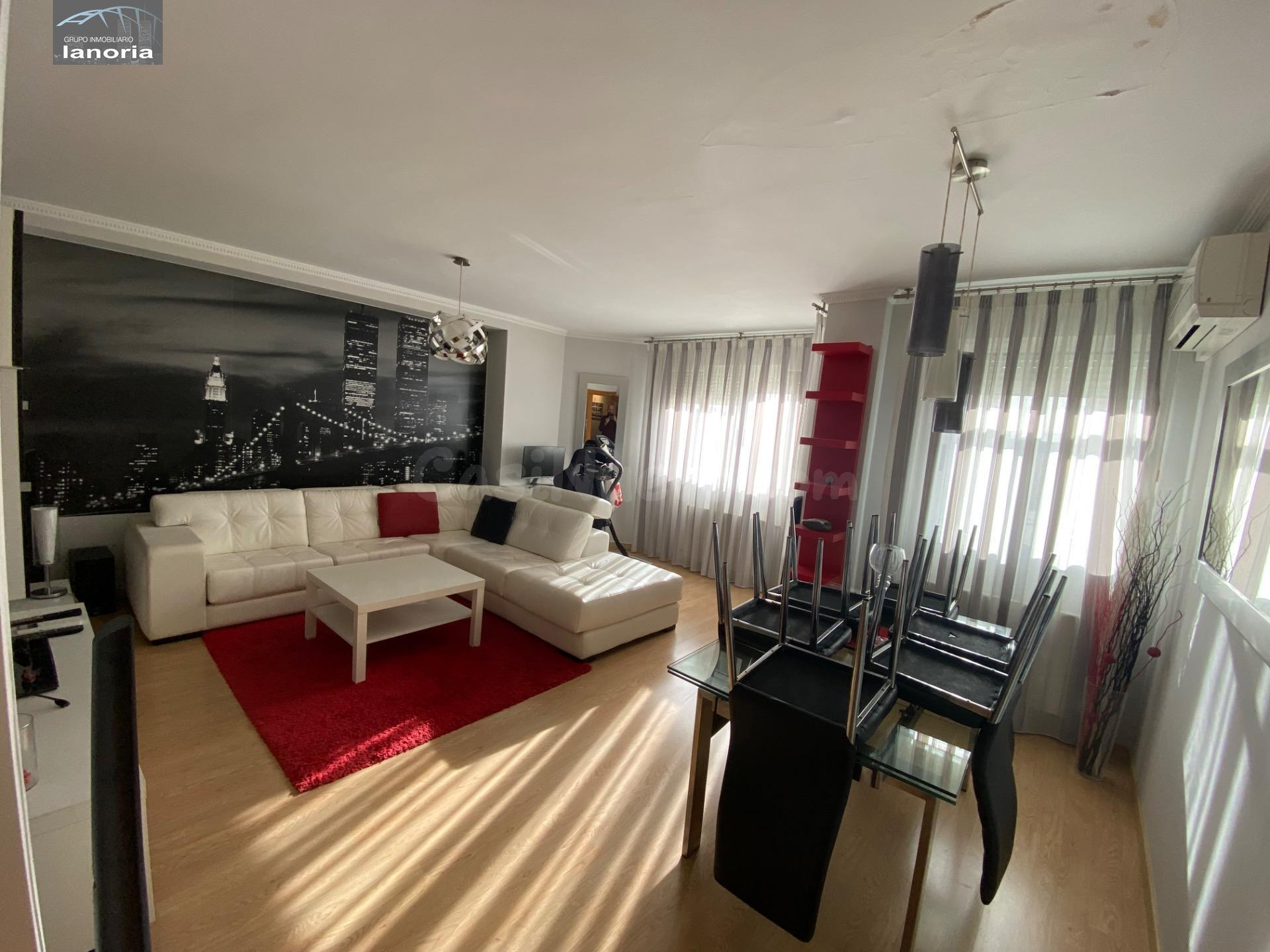 Grupo la Noria Vende Atico-Dúplex. 3 dormitorios, 2 baños, Plaza de Garaje incluido en precio. Terraza de 40m2. Zona Crtra de Jaen/ Santa Teresa. Teresa. - foto 5