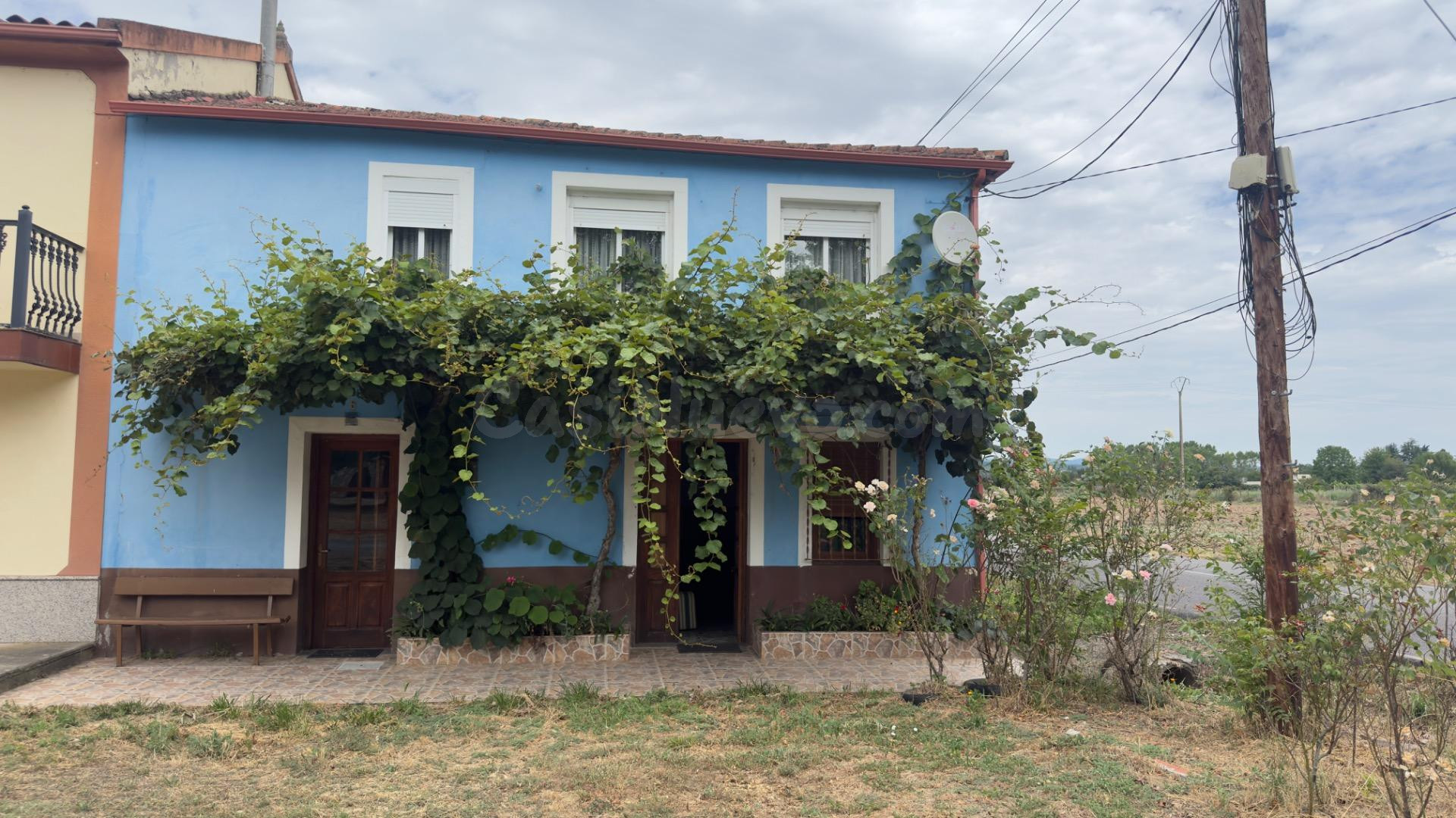 Casa de dos plantas con nave y terreno de 1400m con pozo a e - foto 3