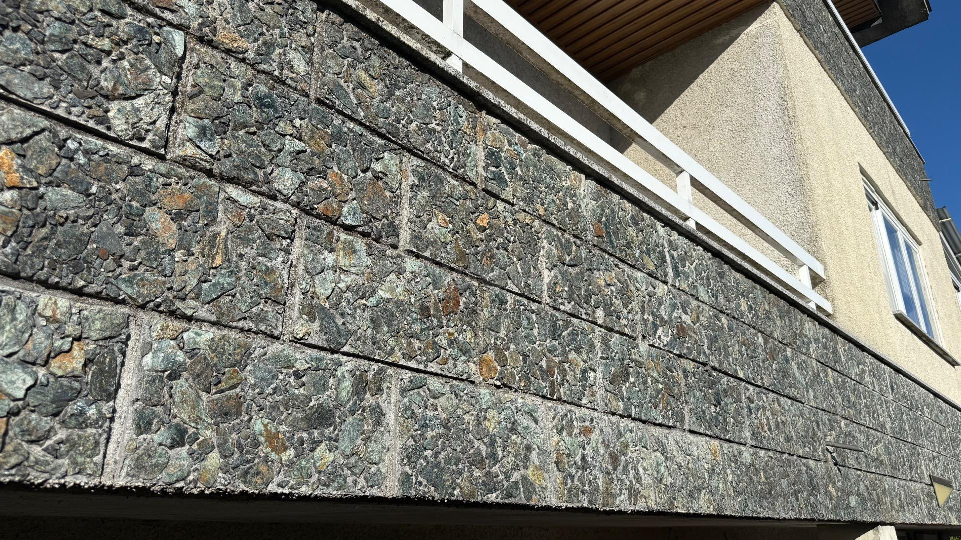 Magnífica Casa Independiente con Amplio Terreno y Piscina en - foto 3