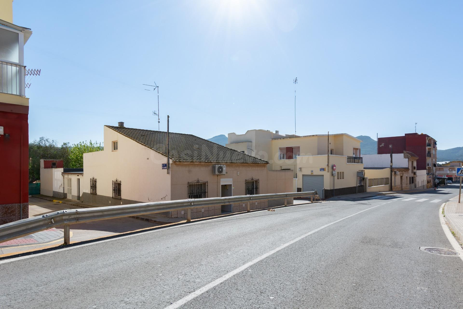 Planta baja en venta en Alumbres – Amplia vivienda con gran  - foto 2