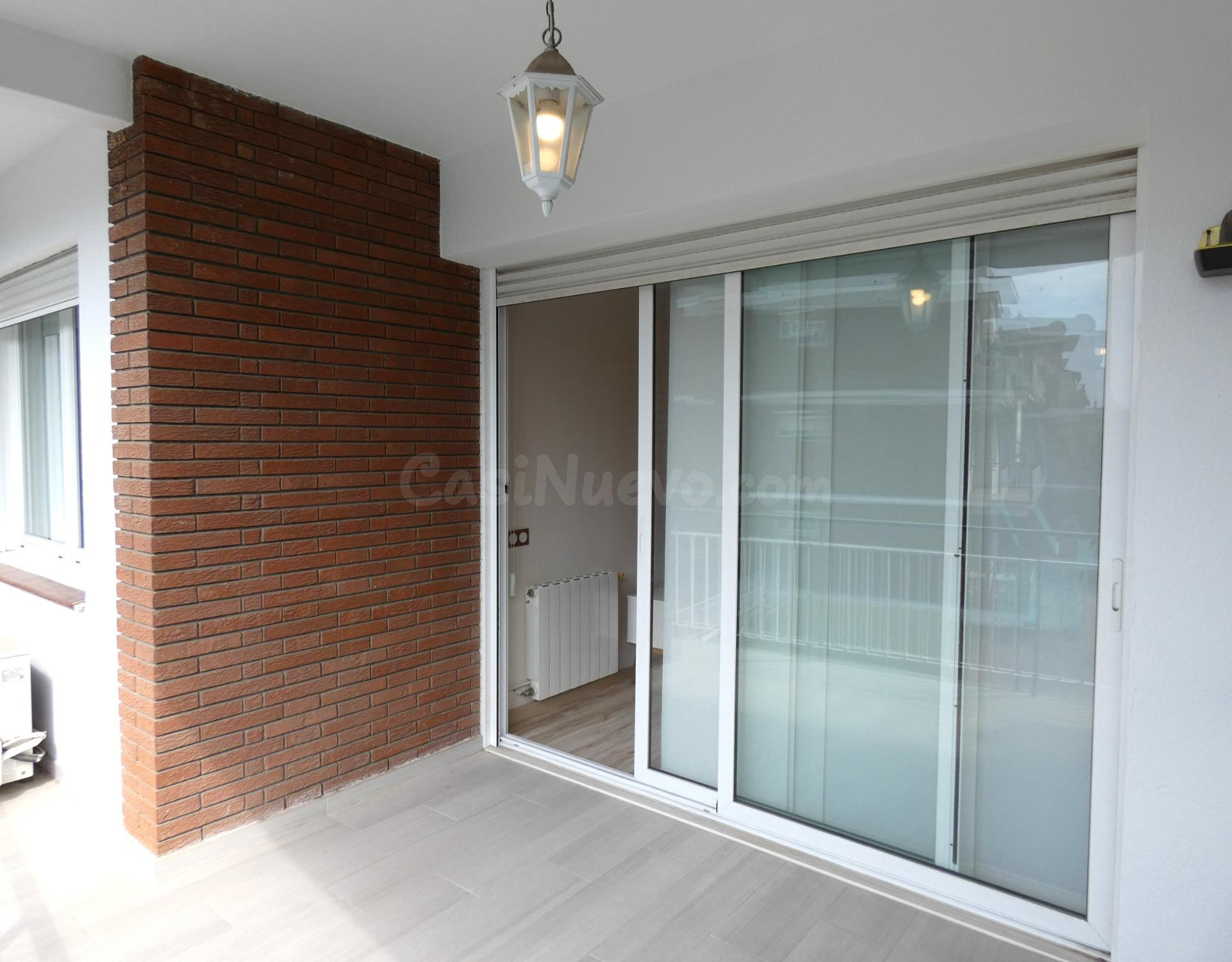 "Piso reformado con terraza, piscina y parking cerca de la p - foto 4