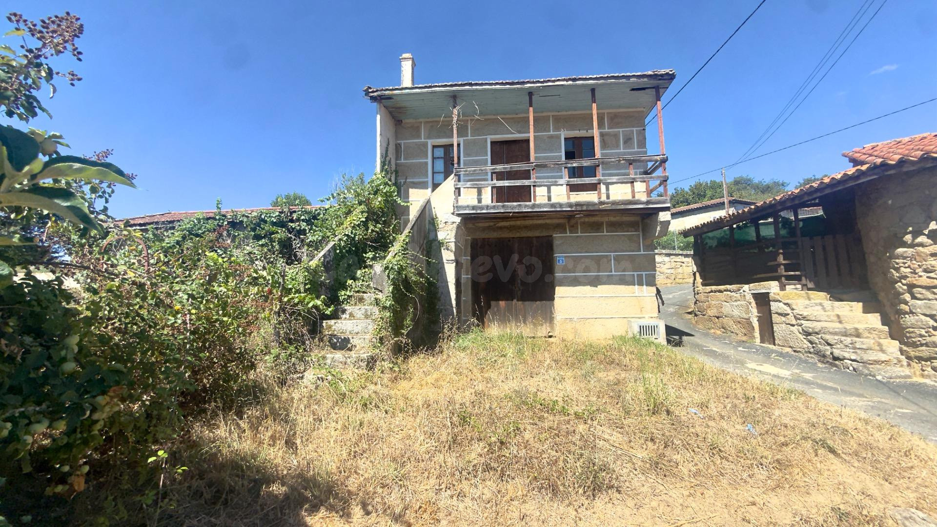 Casa de piedra registrada para reformar con 105m2 útiles y t