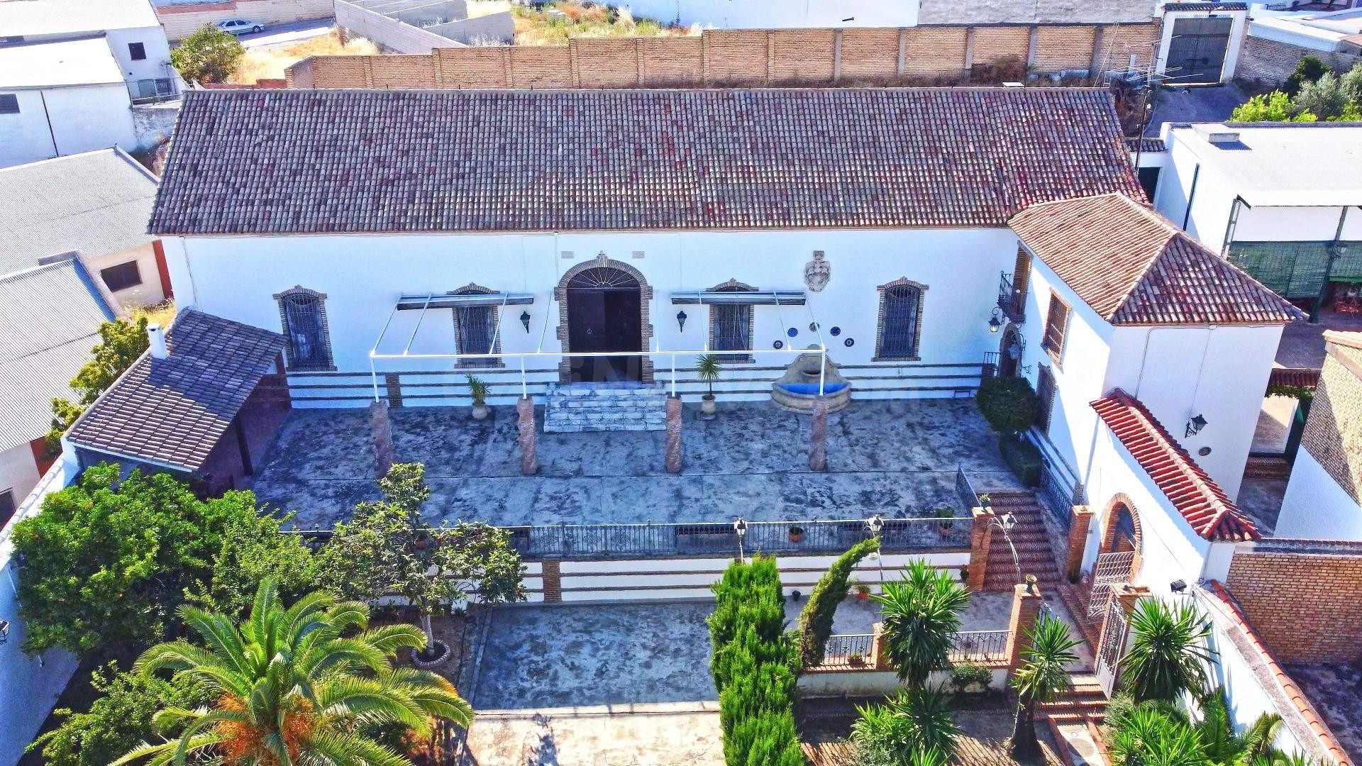 Bodega, vivienda e instalaciones en parcela recalificada a u - foto 3