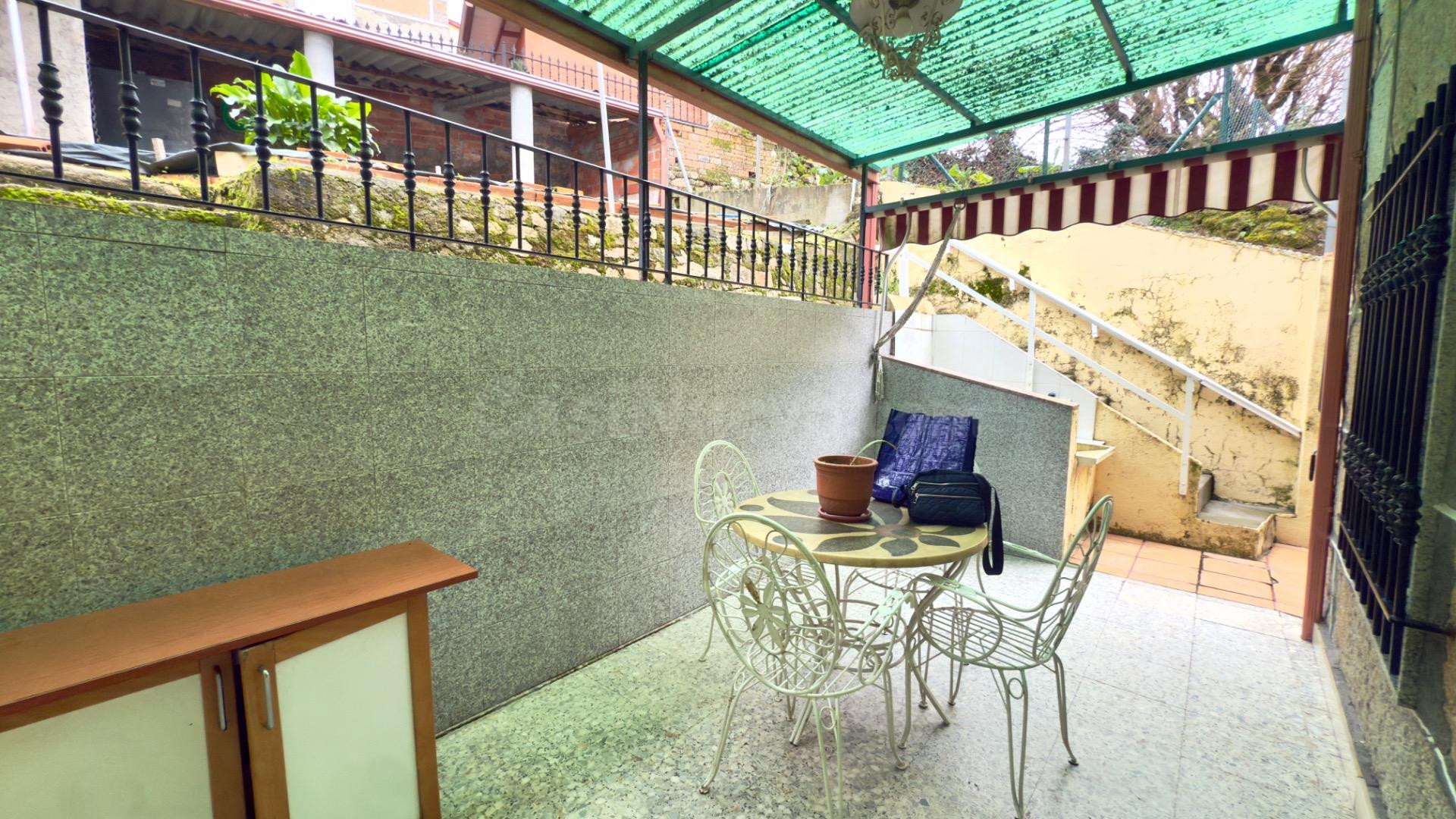 ¡Descubre esta encantadora casa de piedra con pequeña finca  - foto 2