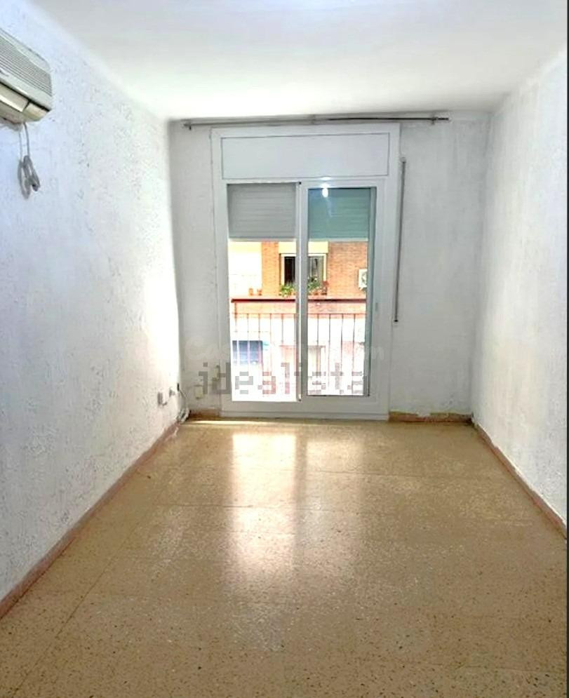 Piso con ascensor a reformar en Santa Eulàlia | Junto a Fira - foto 3
